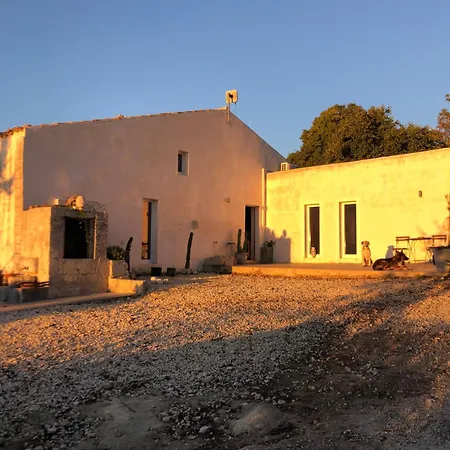Aguglia Persa - Double Homestay szállás Noto